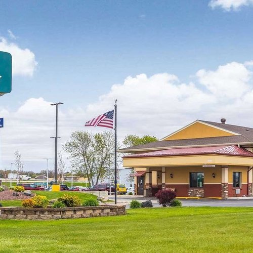 best hotels in janesville wi