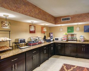 COMFORT INN $103 ($̶1̶2̶2̶) - Updated 2024 Prices & Hotel Reviews ...