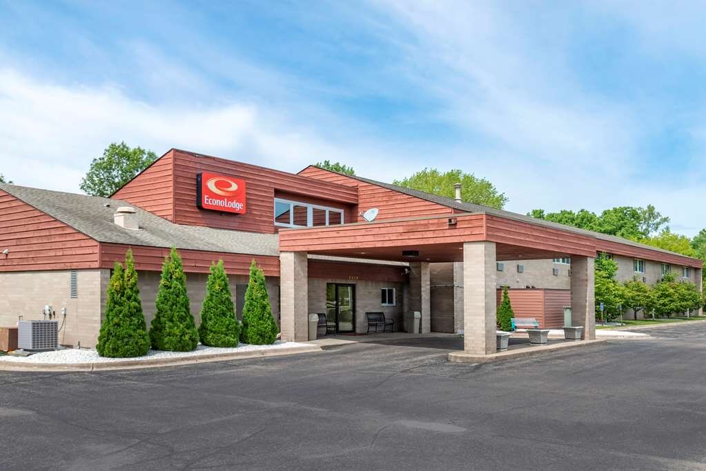 ECONO LODGE River Falls WI Tarifs 2024 Mis Jour Et Avis Motel   Hotel Exterior 