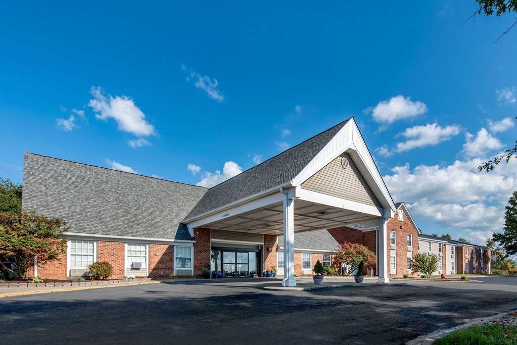 Quality Inn - Updated 2024 Prices & Hotel Reviews (morgantown, Wv)