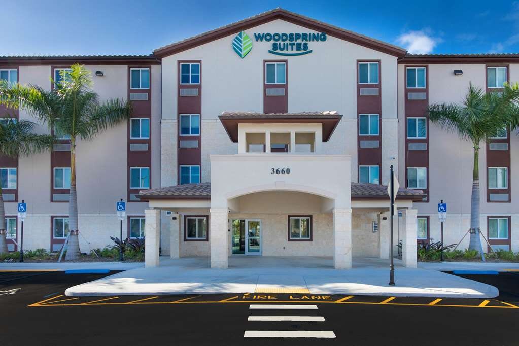 WOODSPRING SUITES MIRAMAR Updated 2024 Prices Specialty Hotel   Hotel Exterior 