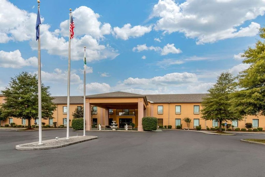 QUALITY INN & SUITES BENTON - DRAFFENVILLE $98 ($̶1̶2̶7̶) - Updated ...