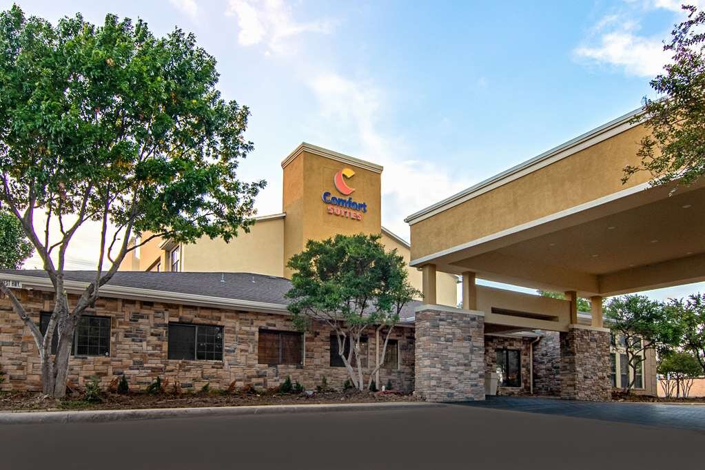 comfort suites dfw