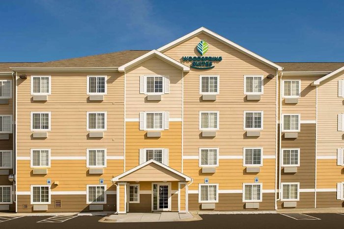 WOODSPRING SUITES LINCOLN - Prices & Villa Reviews (NE)