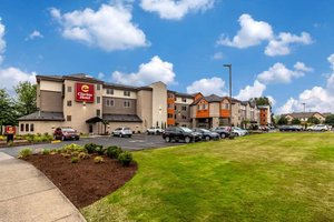 Clarion Hotel Portland Airport in Portland, image may contain: Neighborhood, Suburb