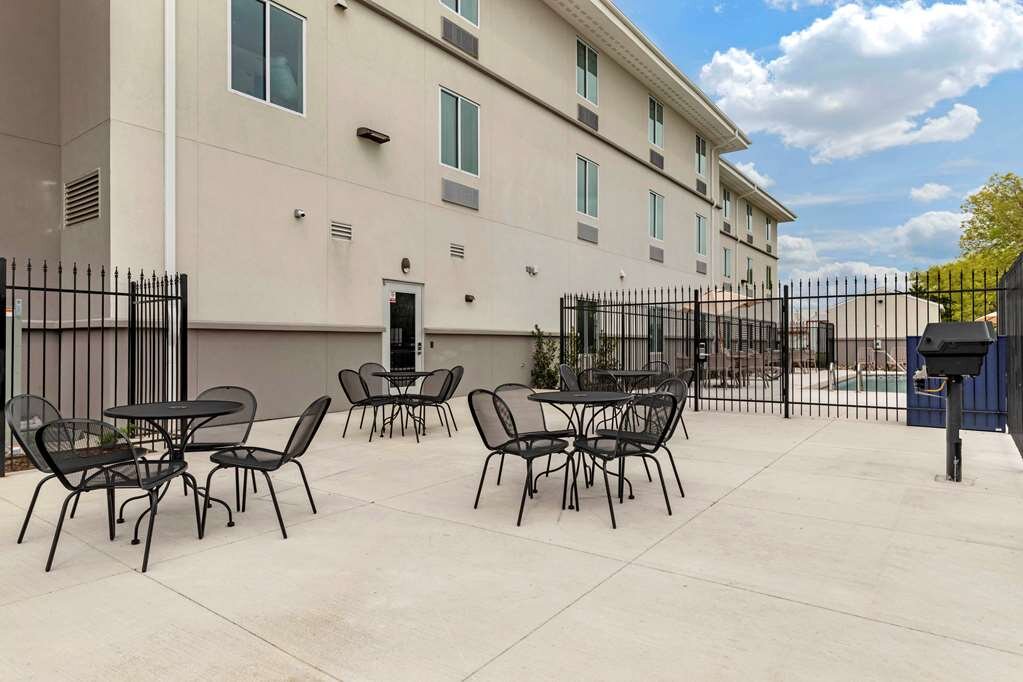 Mainstay Suites Lancaster Dallas South Pool Pictures Reviews   Outdoor Pool 