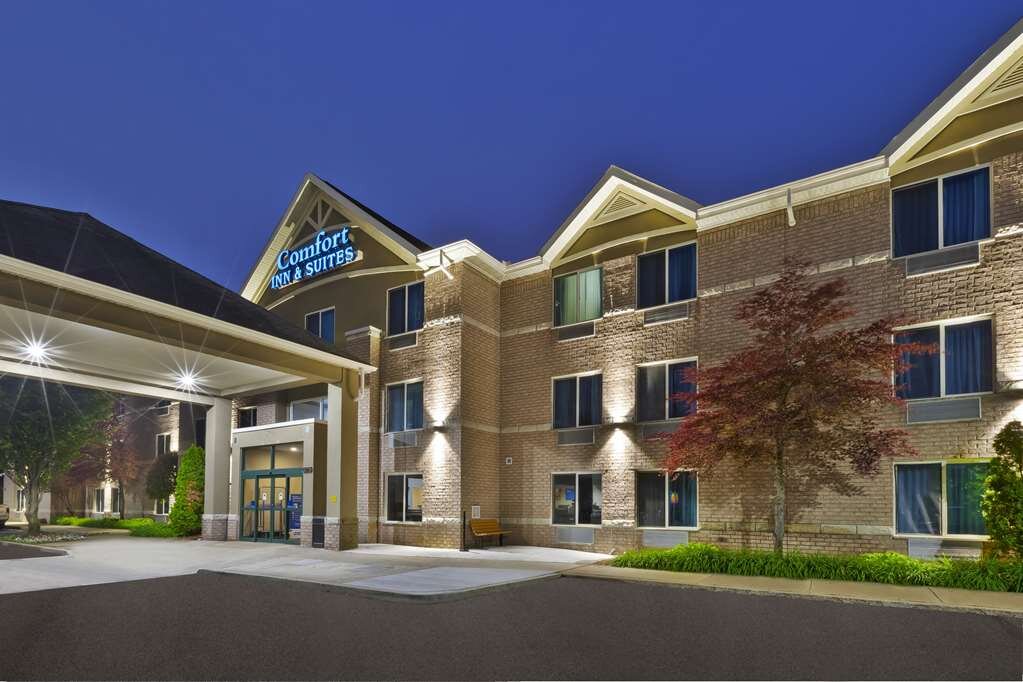 Comfort inn and deals suites