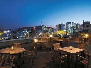Ibis Ambassador Seoul Insadong in Seoul, image may contain: City, Dining Table, Table, Urban