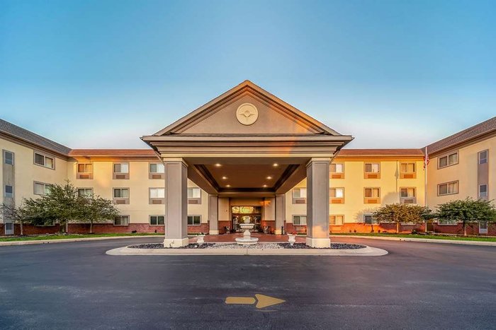 QUALITY INN & SUITES - Updated 2024 Prices & Hotel Reviews (Hannibal, MO)