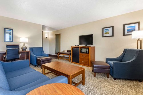 COMFORT INN UNIVERSITY - Updated 2024 Prices & Hotel Reviews ...