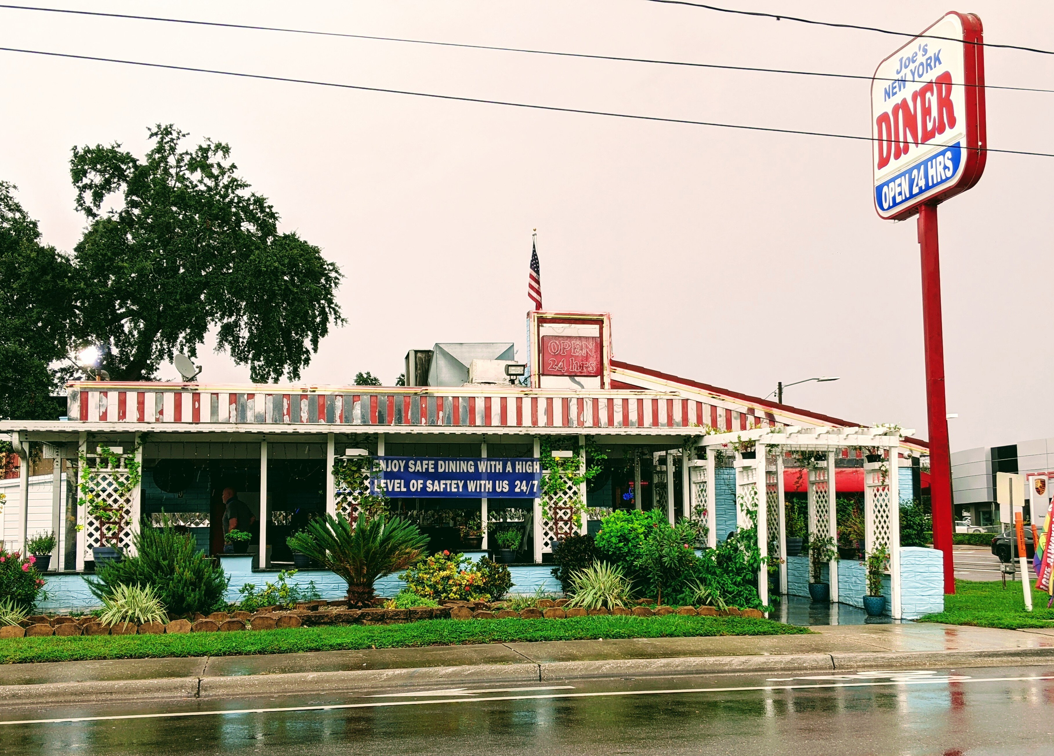 JOE'S NEW YORK DINER, Tampa - Photos & Restaurant Reviews