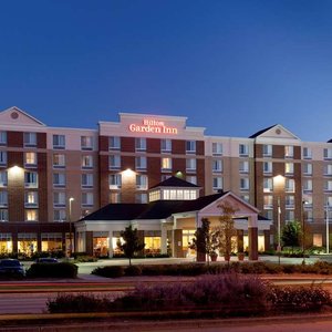 HILTON GARDEN INN SCHAUMBURG $101 ($̶1̶2̶8̶) - Updated 2022 Prices ...