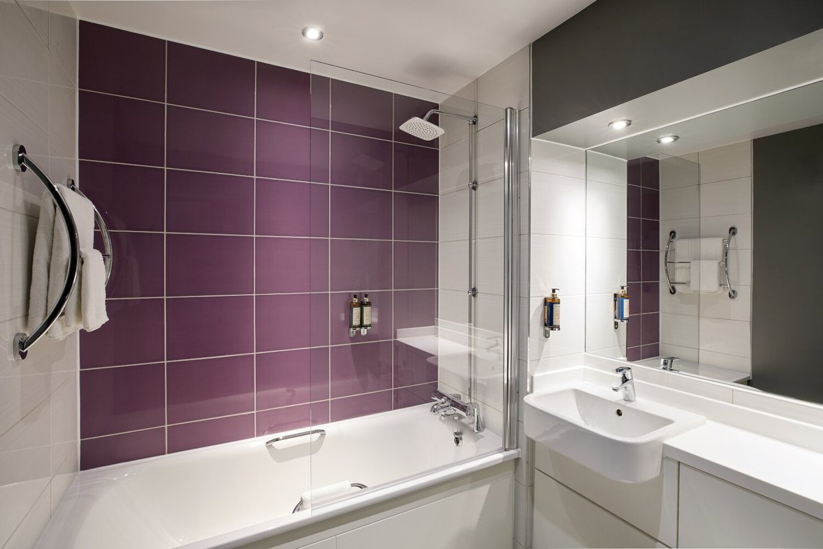 Premier Inn Northampton Town Centre Hotel – Bar oder Lounge: Fotos und ...