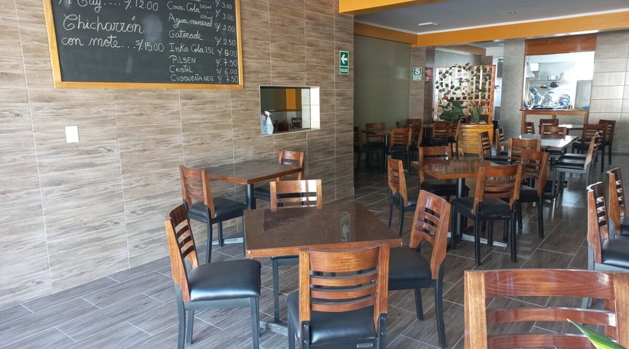 Restaurant - View from the front