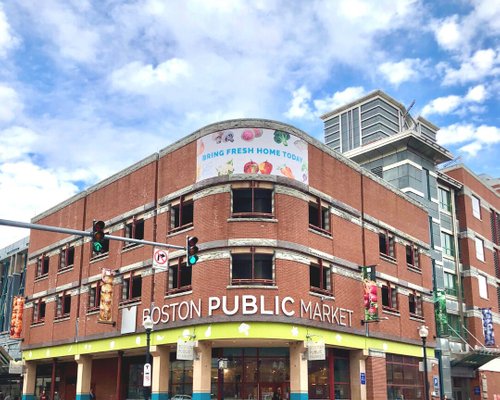 4 Incredible Retail Shopping Centers Drivable from Boston