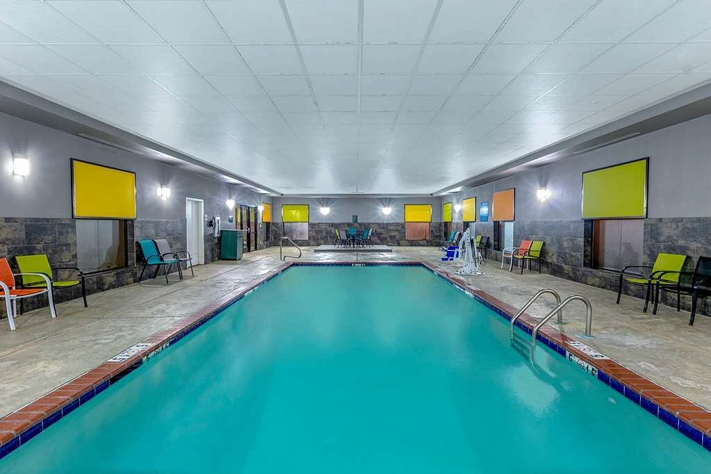 hotels in horn lake ms with indoor pool