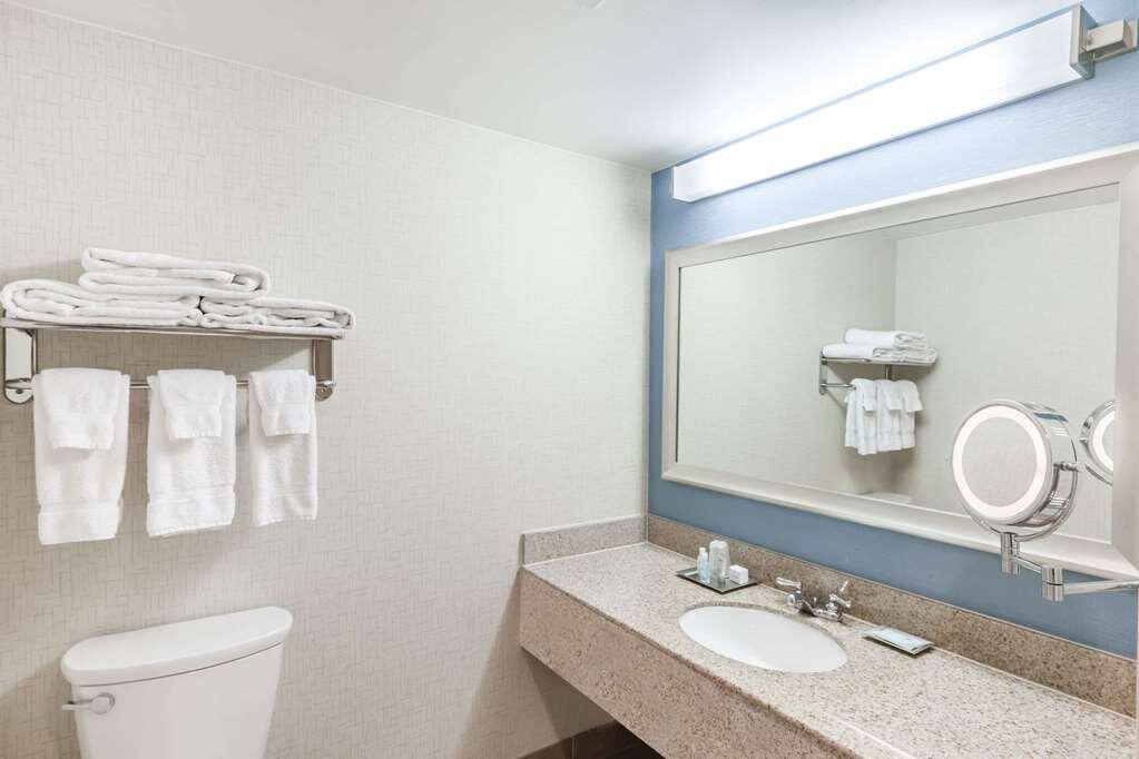 Hotel photo 2 of Wyndham Pittsburgh University Center.