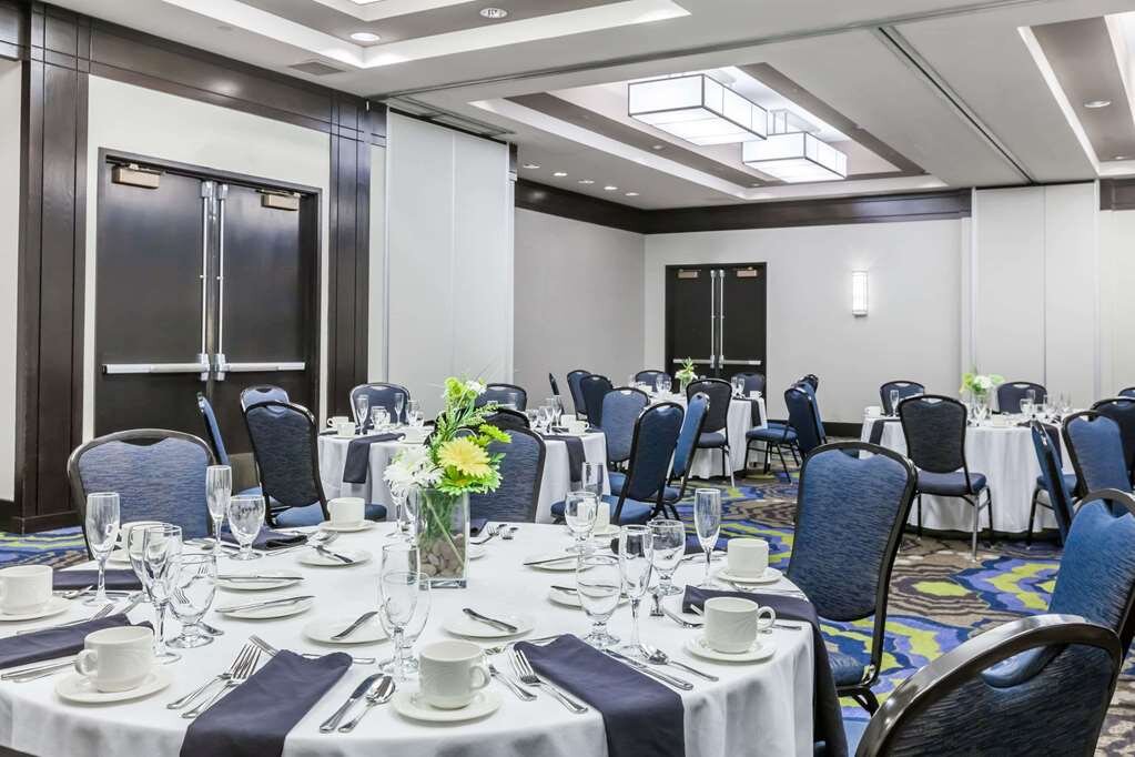 Hotel photo 9 of Wyndham Pittsburgh University Center.
