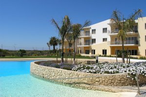 Pool & Beach
