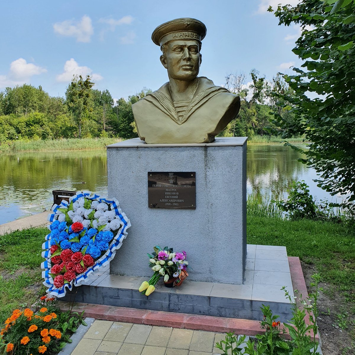Pamyatnik Ye.A. Nikonovu (Mamonovo) Lohnt es sich? (Mit fotos)