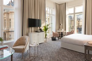 Room & Suite