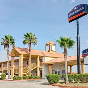 Welcome to Howard Johnson Express Inn Galvest TX