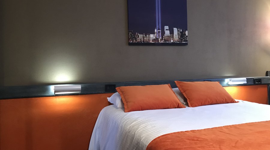 Chambre supérieure grand lit