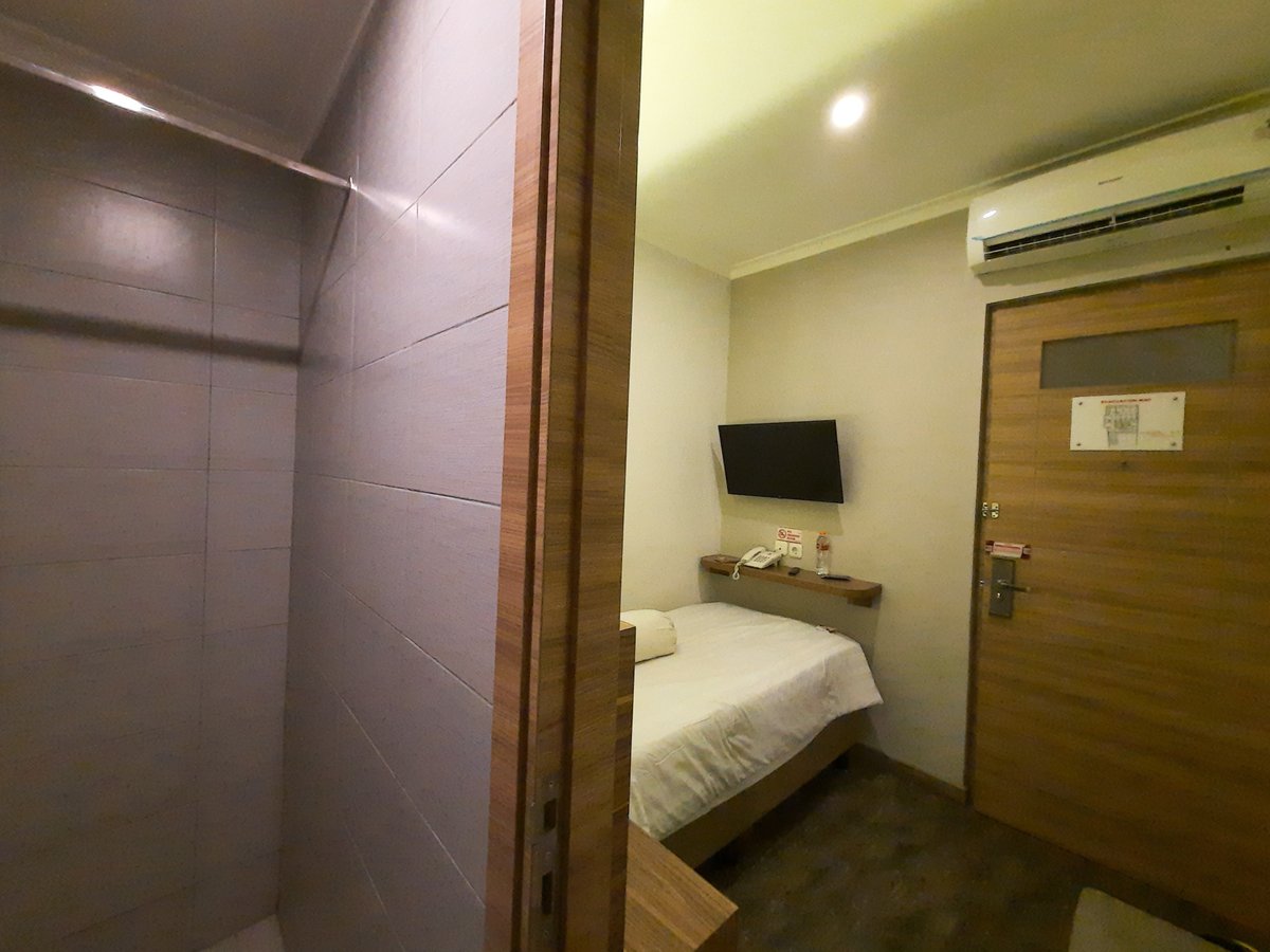 FRONT ONE CABIN MALIOBORO JOGJA - Prices & Hotel Reviews (Yogyakarta ...