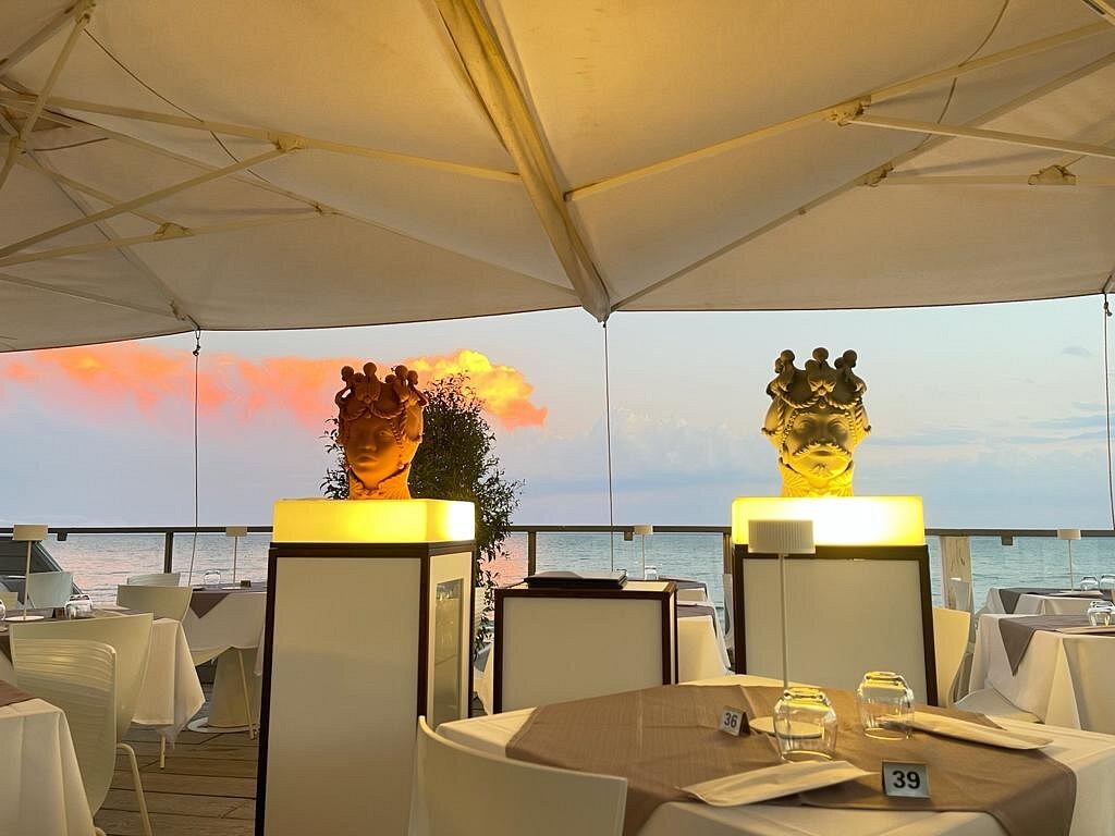 Ammare Sea Lounge & Restaurant