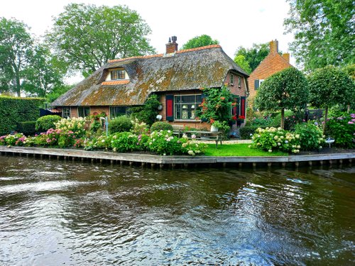 Giethoorn The Travel Couple - Chathu & Ishanka review images