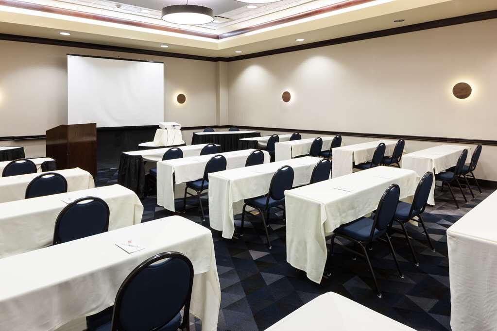 Hotel photo 14 of Embassy Suites by Hilton Tampa Brandon.