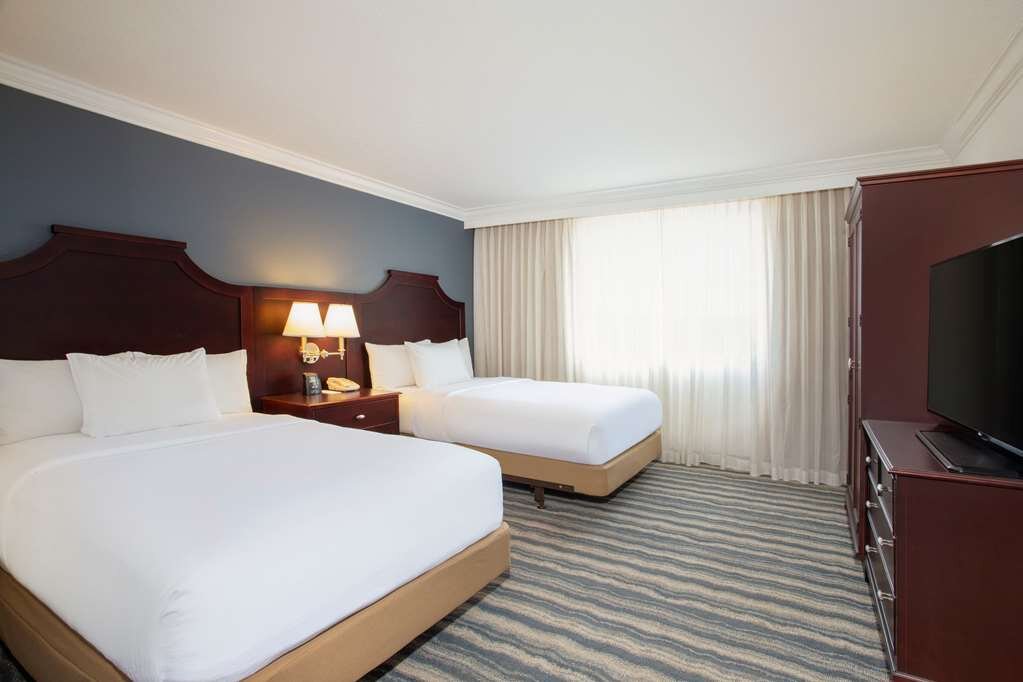 Hotel photo 16 of Embassy Suites by Hilton Tampa Brandon.