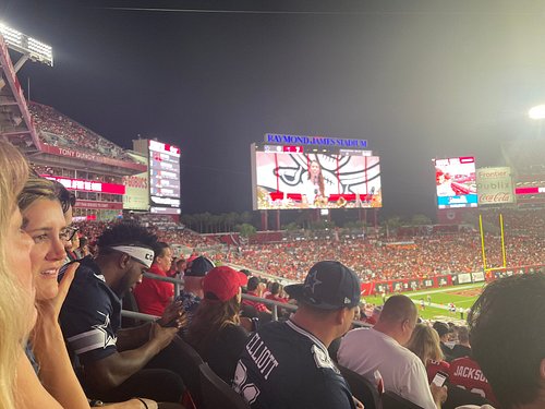 Tampa Bay Buccaneers – Our Game Plan for a Day at the Raymond James Stadium  – Dolphin Bay Vacation Rental