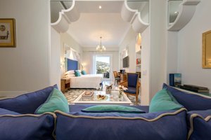 Room & Suite