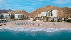 Address Beach Resort Fujairah in Sharm, image may contain: Resort, Hotel, Waterfront, Sea
