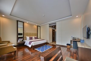 Room & Suite