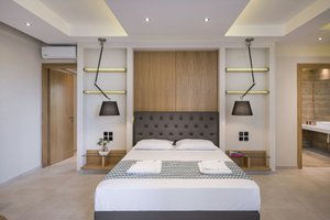 Room & Suite