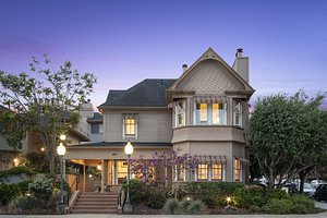 Victorian Inn in Monterey, image may contain: Villa, Housing, Neighborhood, Cottage