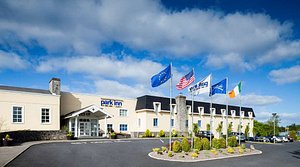 Park Inn by Radisson Shannon Airport in Shannon, image may contain: Hotel, Building, Inn, City