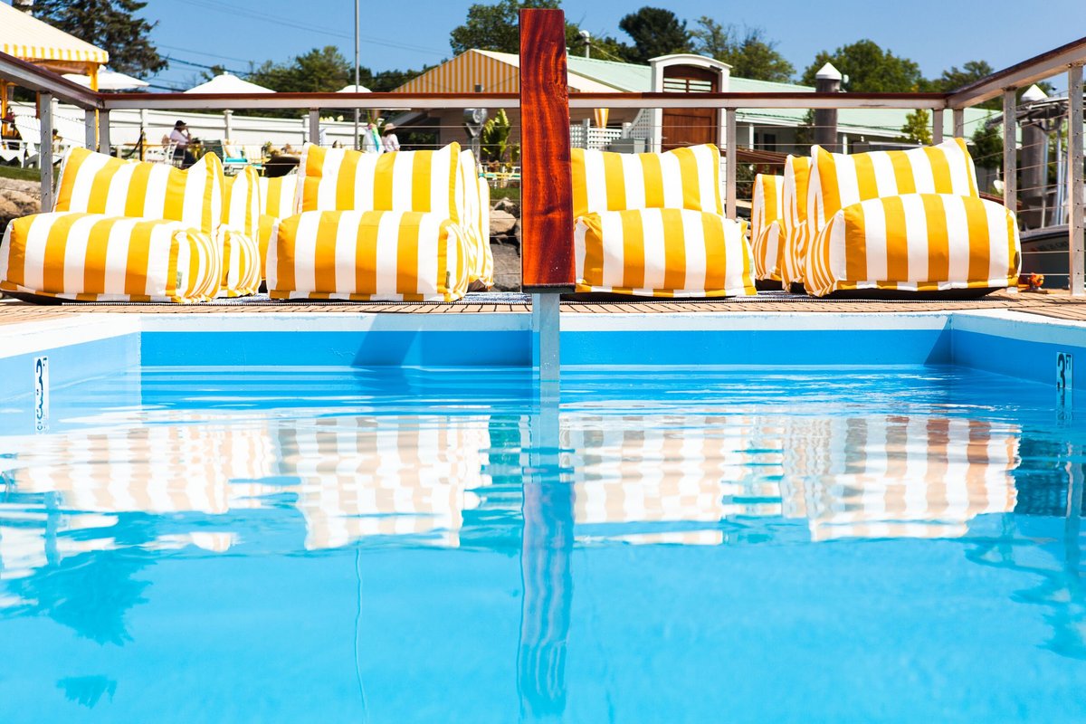 yachtsman hotel pool