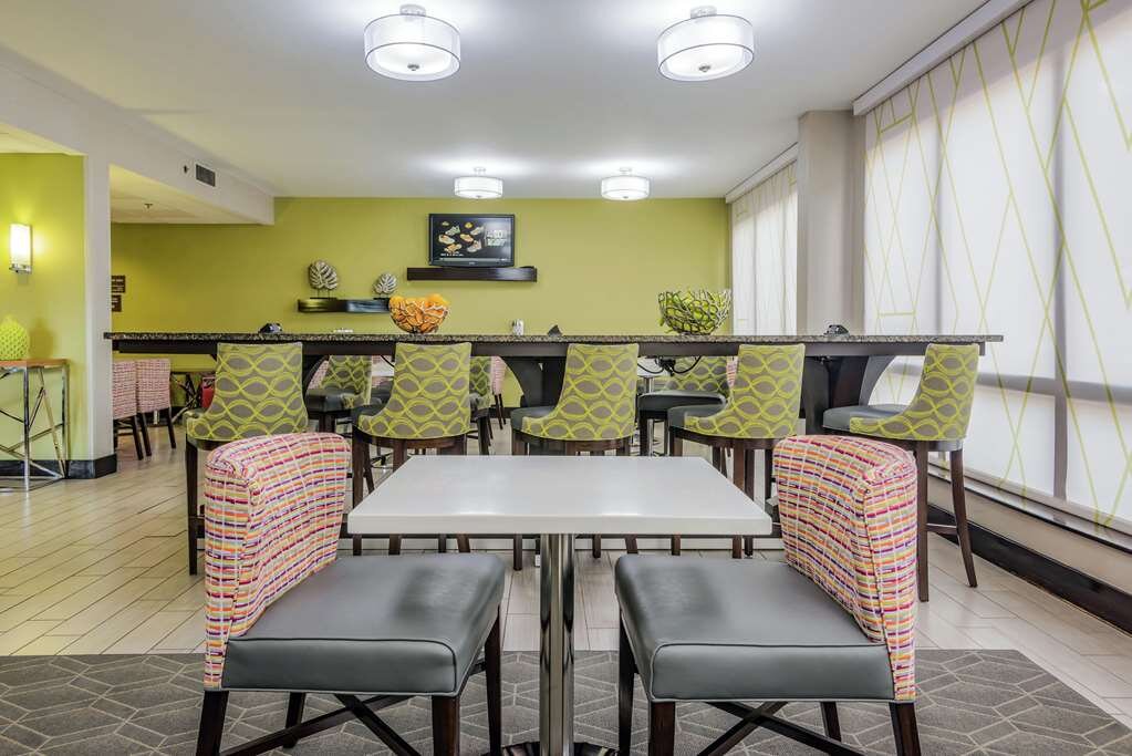 Hotel photo 20 of Hampton Inn Tampa International Airport / Westshore.