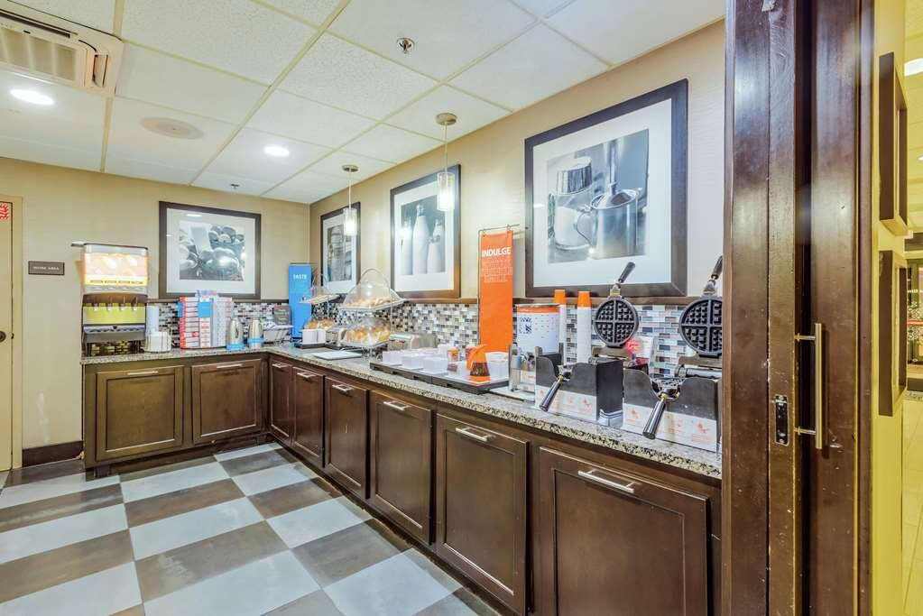 Hotel photo 15 of Hampton Inn Tampa International Airport / Westshore.
