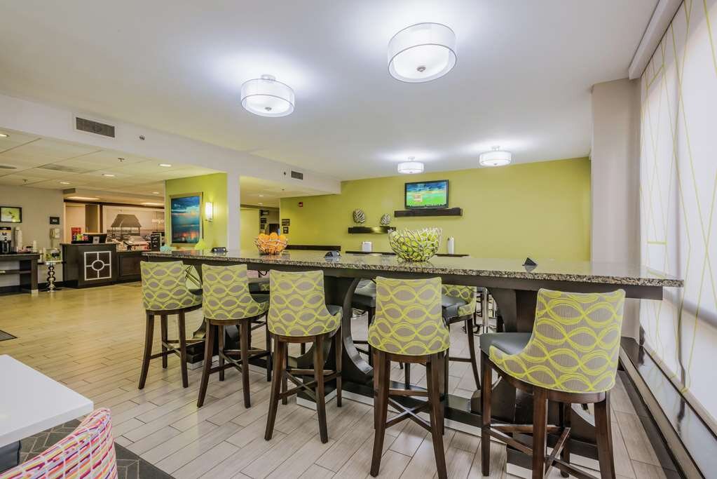 Hotel photo 14 of Hampton Inn Tampa International Airport / Westshore.