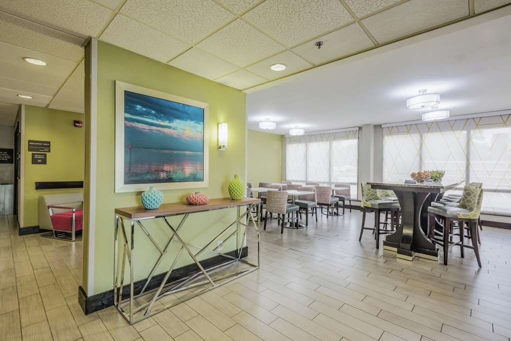 Hotel photo 23 of Hampton Inn Tampa International Airport / Westshore.