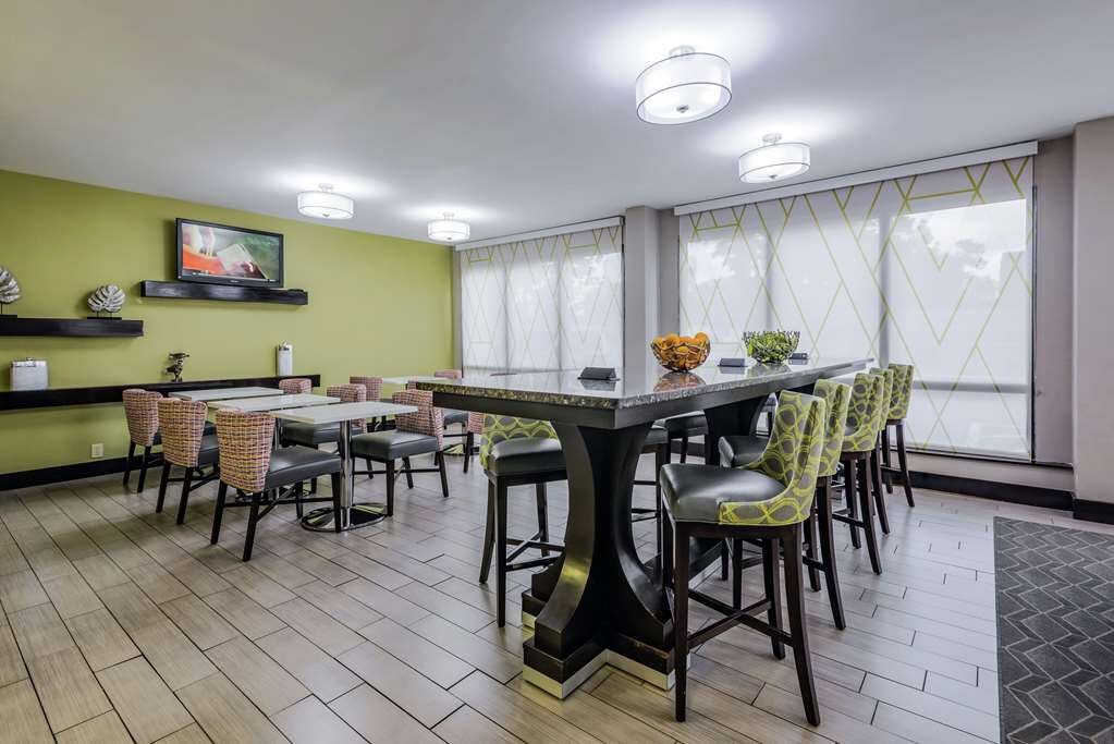Hotel photo 28 of Hampton Inn Tampa International Airport / Westshore.