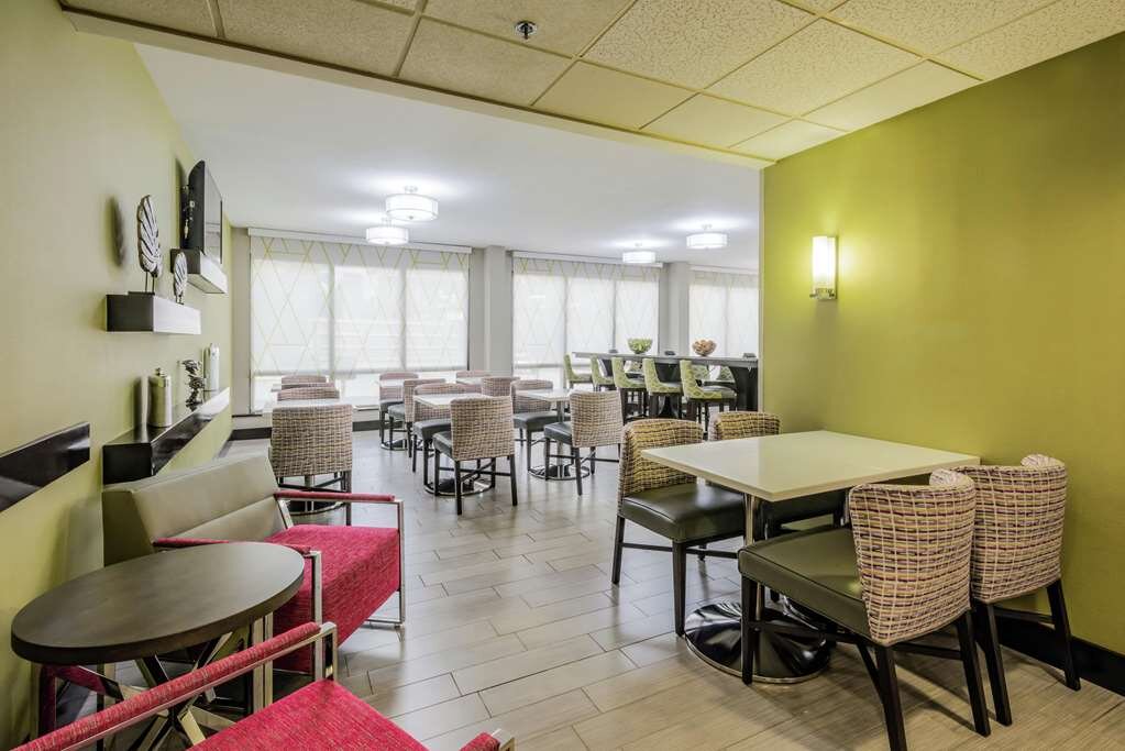 Hotel photo 27 of Hampton Inn Tampa International Airport / Westshore.