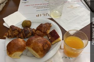 تناول الطعام