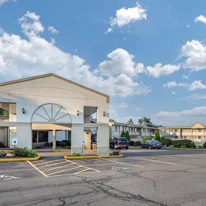 QUALITY INN & SUITES AT BINGHAMTON UNIVERSITY $115 ($̶1̶4̶6̶) - Updated ...