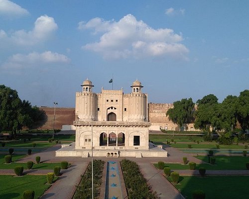 travels and tours from lahore