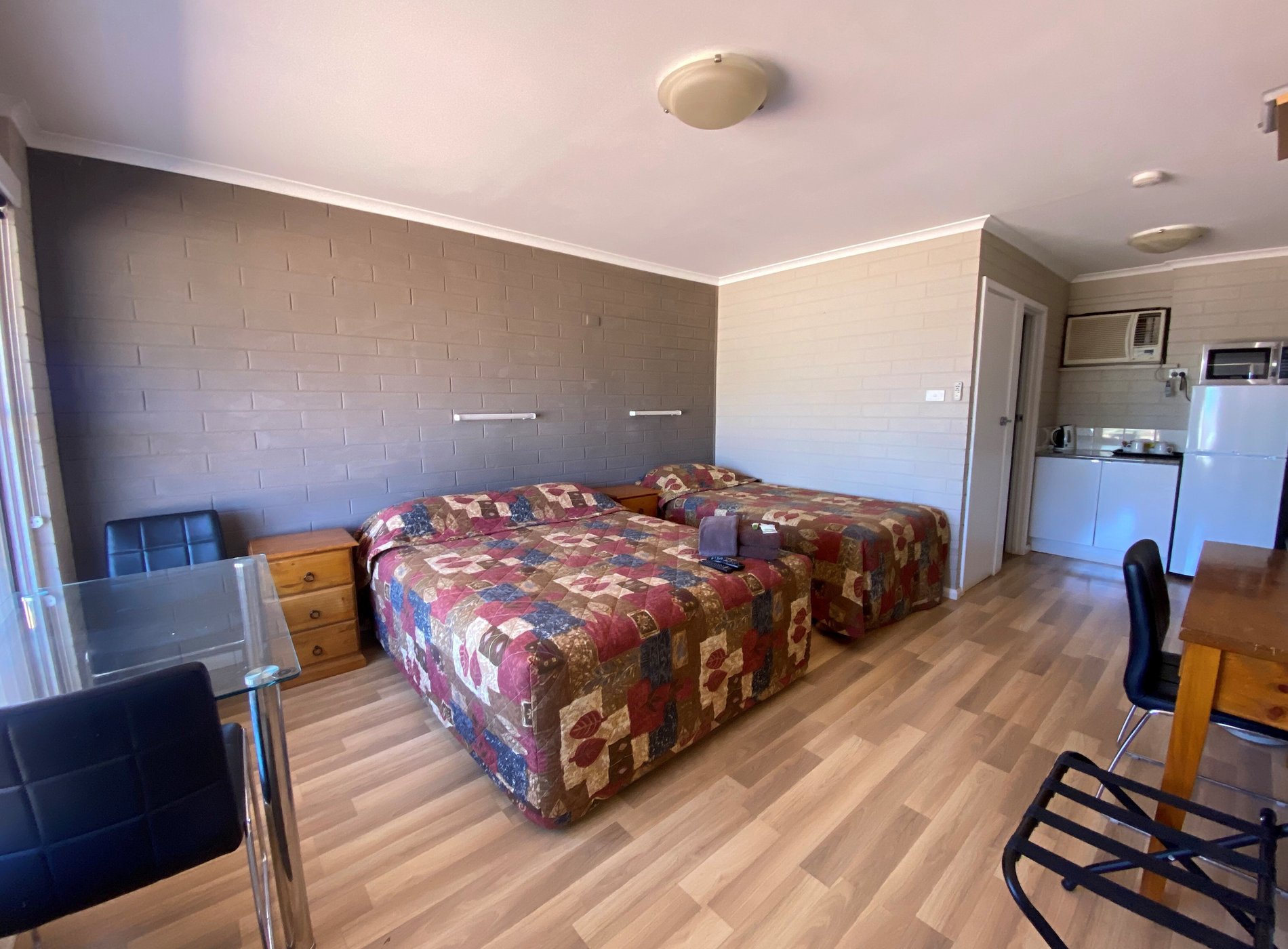 Leonora Motor Inn by null